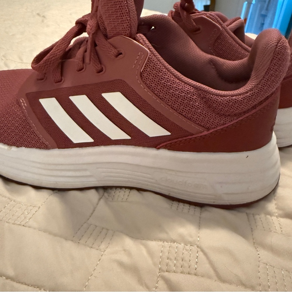 Adidas Women's Sneakers in Pink and White